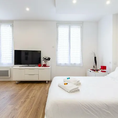 Misirlou -superbe Dans La Vieille Apartment