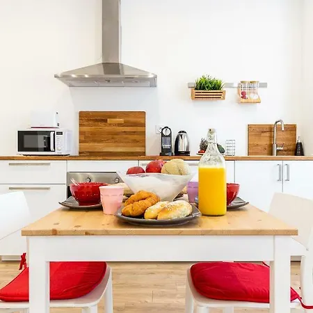 Misirlou -superbe Dans La Vieille Apartment *